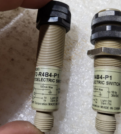 E3F2-R4B4-P1, fotoelektromos érzékelő, kapcsoló, Omron