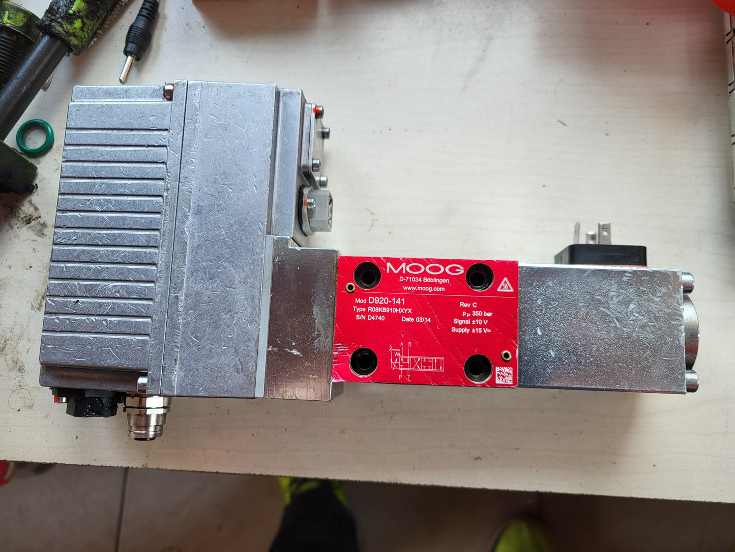 D920-141, R08KB910HXYX, Moog, elektrohydraulisches (EHV) Steuerventil