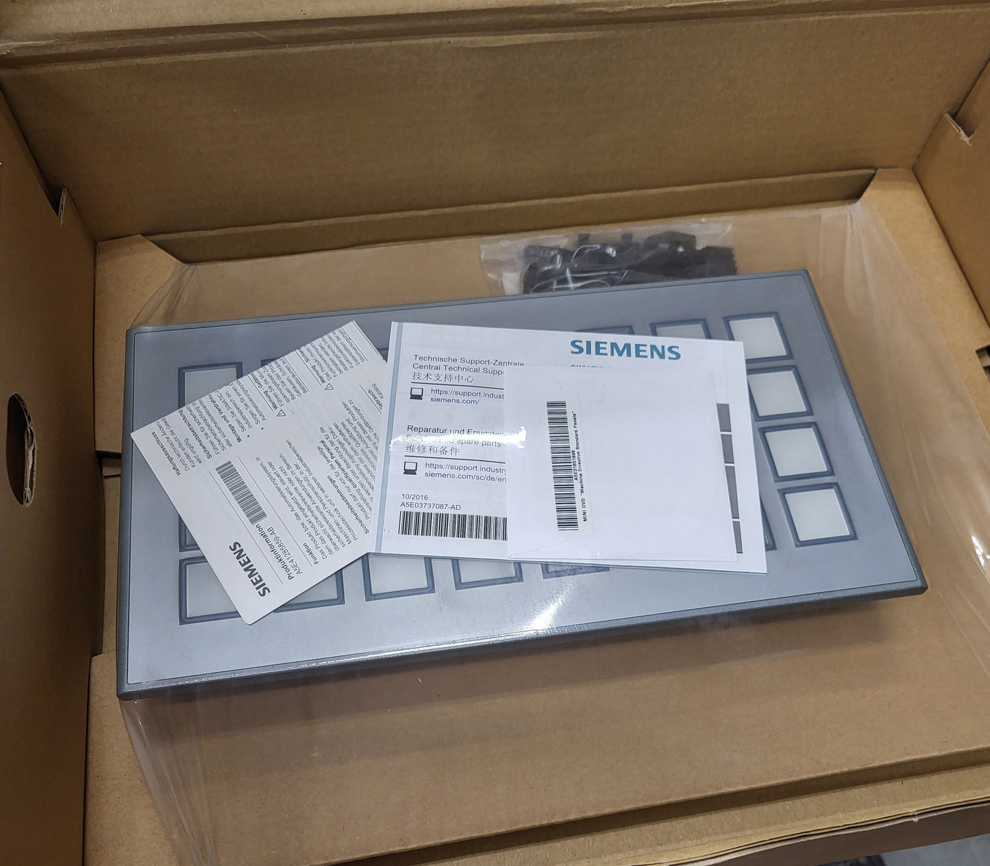 6AV3688-3EH47-0AX0, KP32F push button panel, Siemens