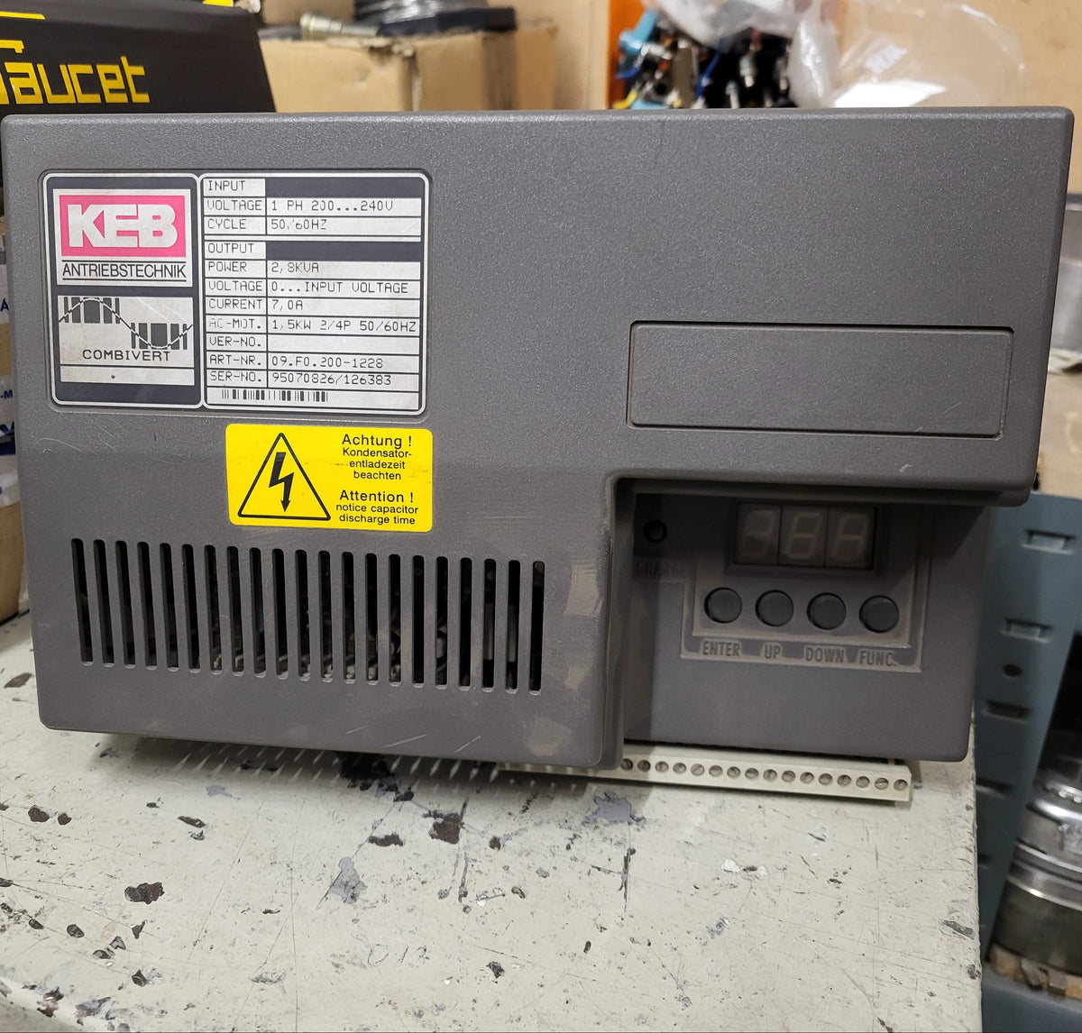 09.F0.200-1228, frekvenciaváltó, 7A, 1.5kW, KEB Antriebstechnik