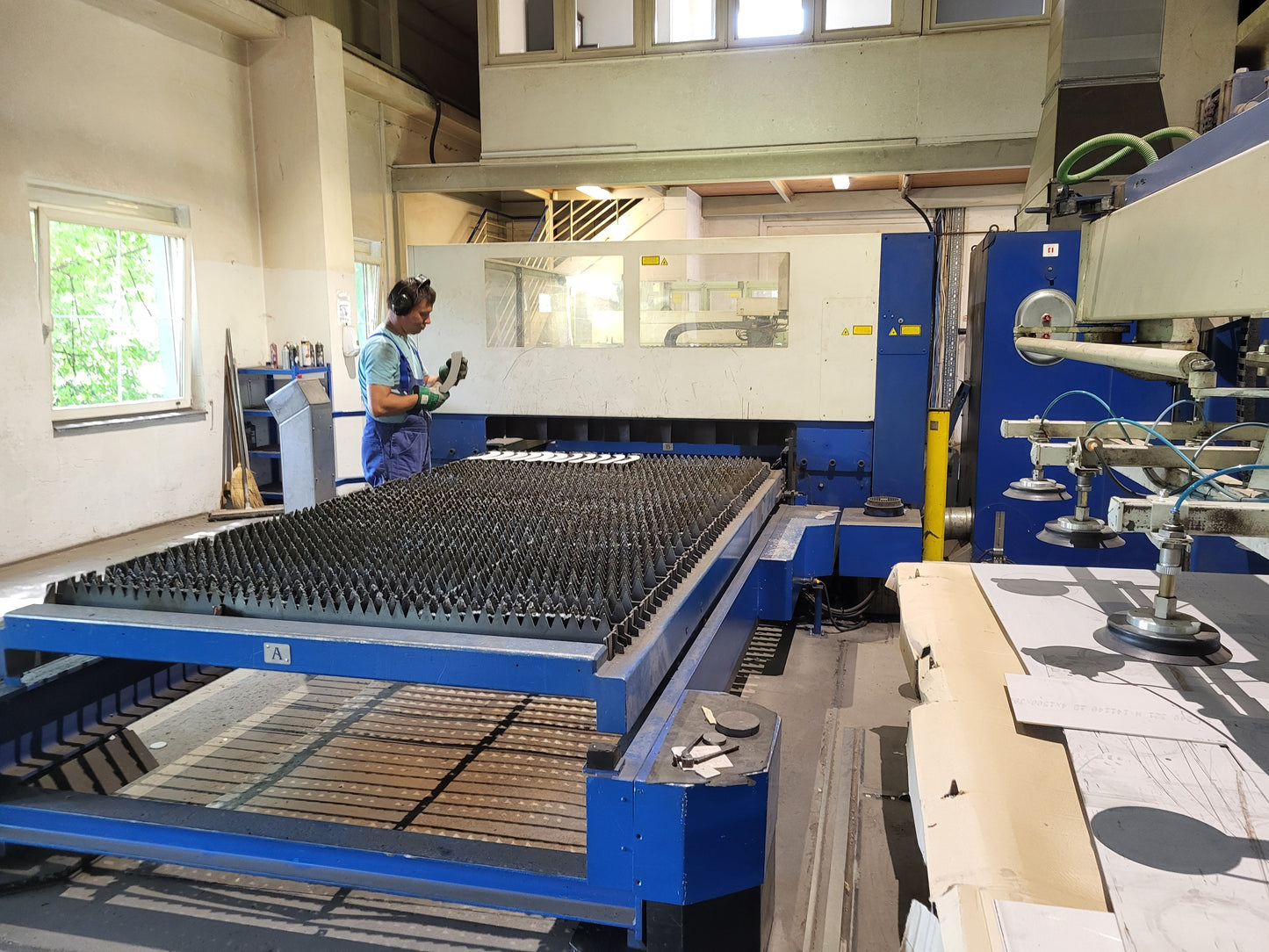 Trumatic L3030, Trumpf Laserschneider, 4kW zu verkaufen, ab November 2025