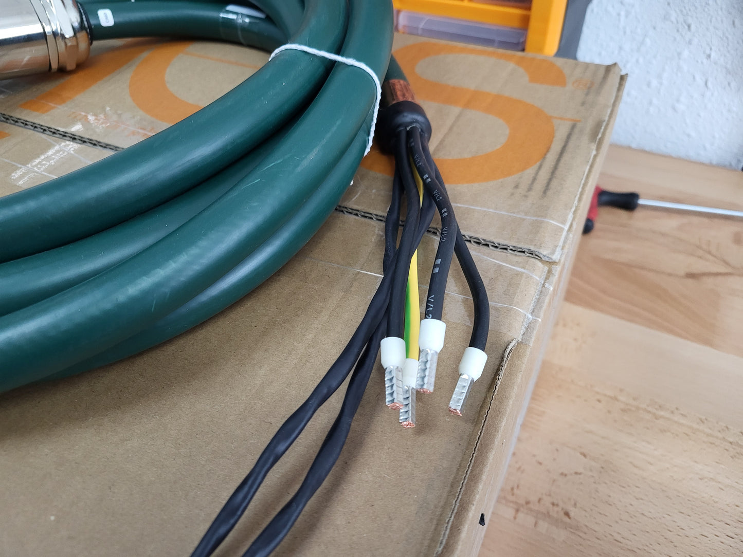 MAT9190013, Igus, konfektioniertes Servo-Leistungskabel (IKG4167, Bosch Rexroth)