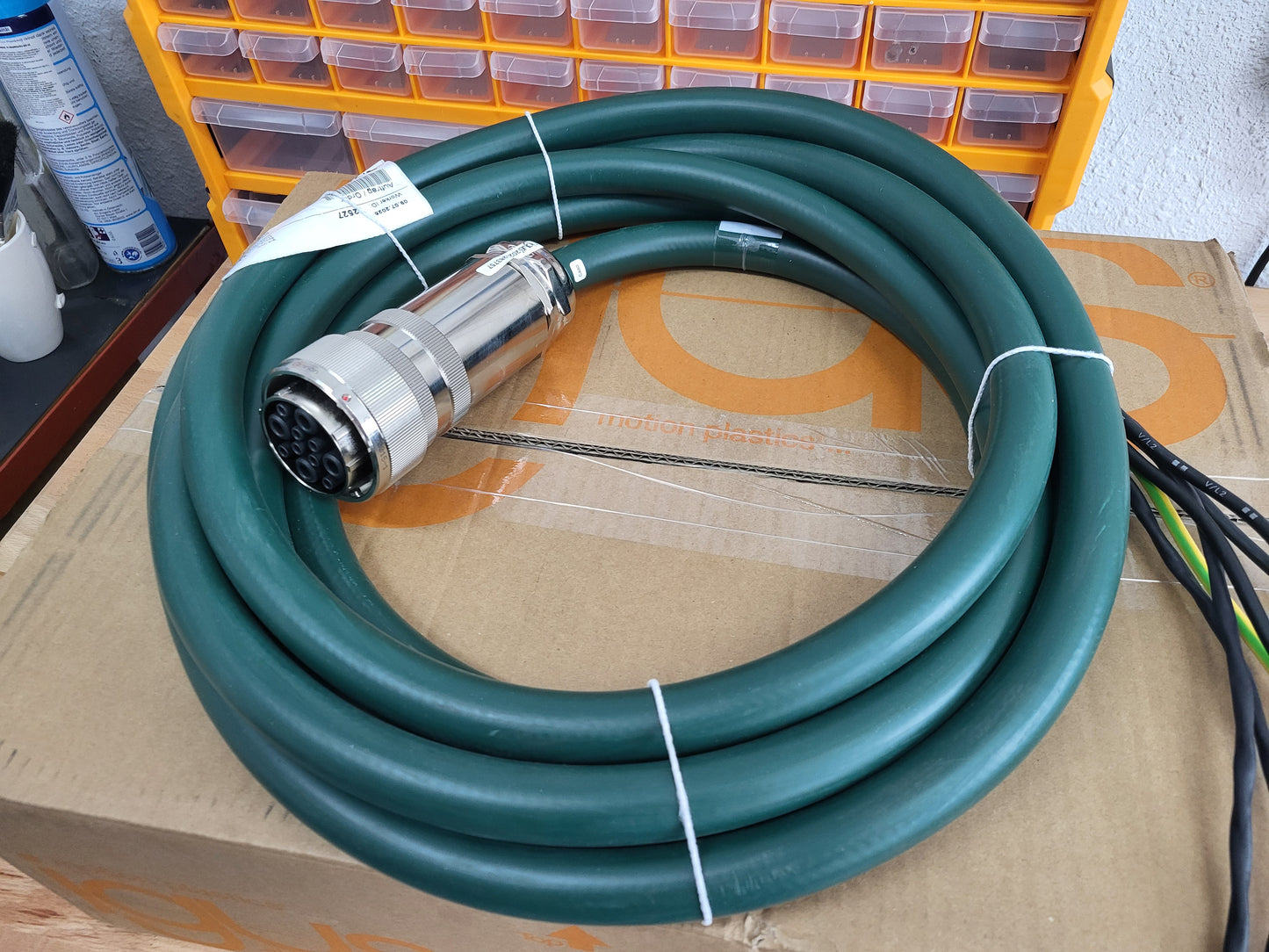 MAT9190013, Igus, konfektioniertes Servo-Leistungskabel (IKG4167, Bosch Rexroth)