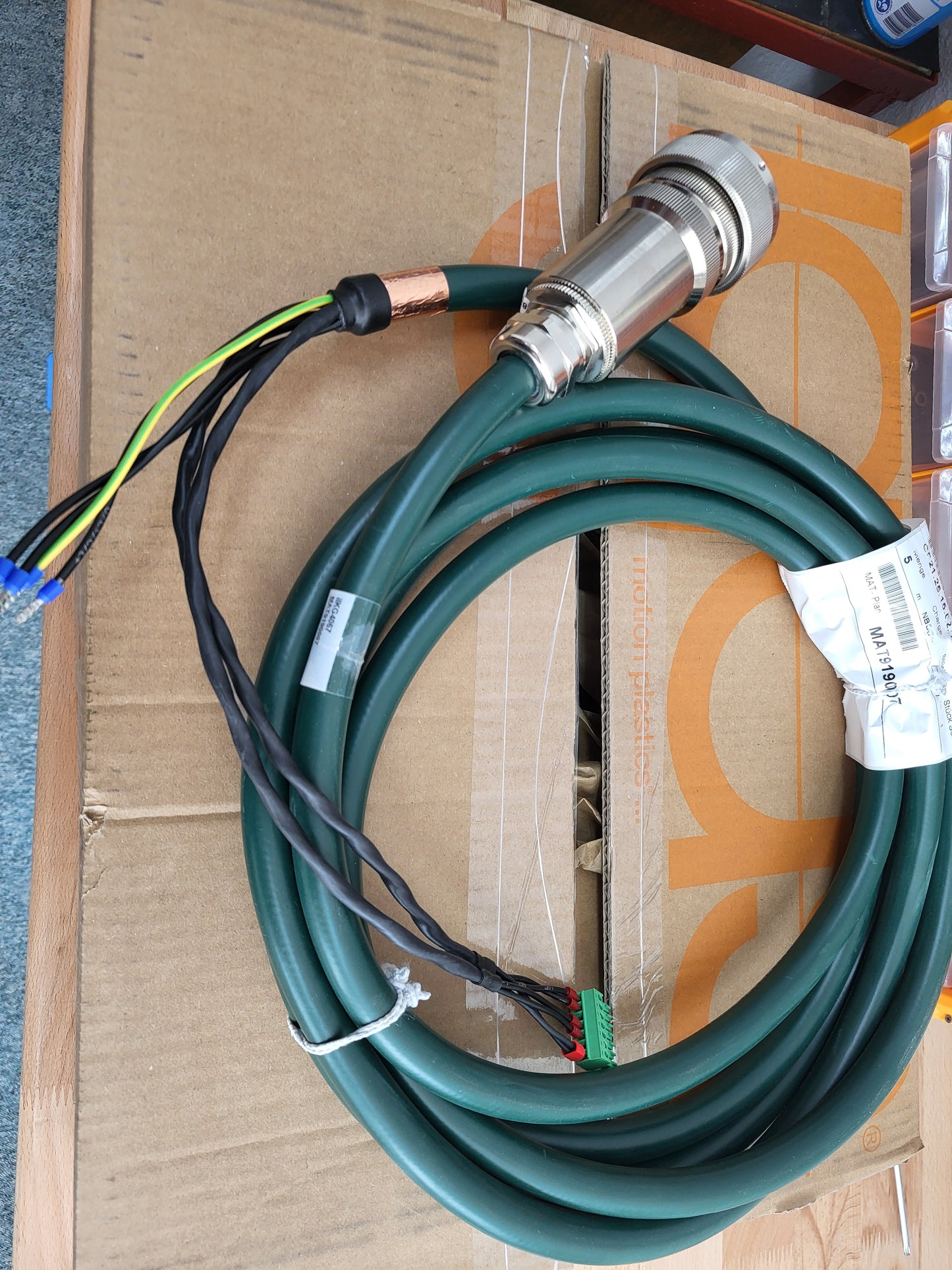 MAT9190007, Igus, szerelt, szervo motor tápkábel (IKG4067, Bosch Rexroth)
