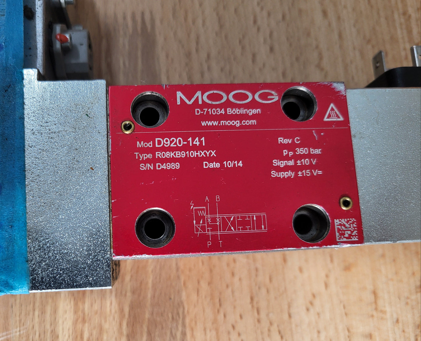 D920-141, R08KB910HXYX, Moog, elektro-hidraulikus (EHV) vezérlő-szelep