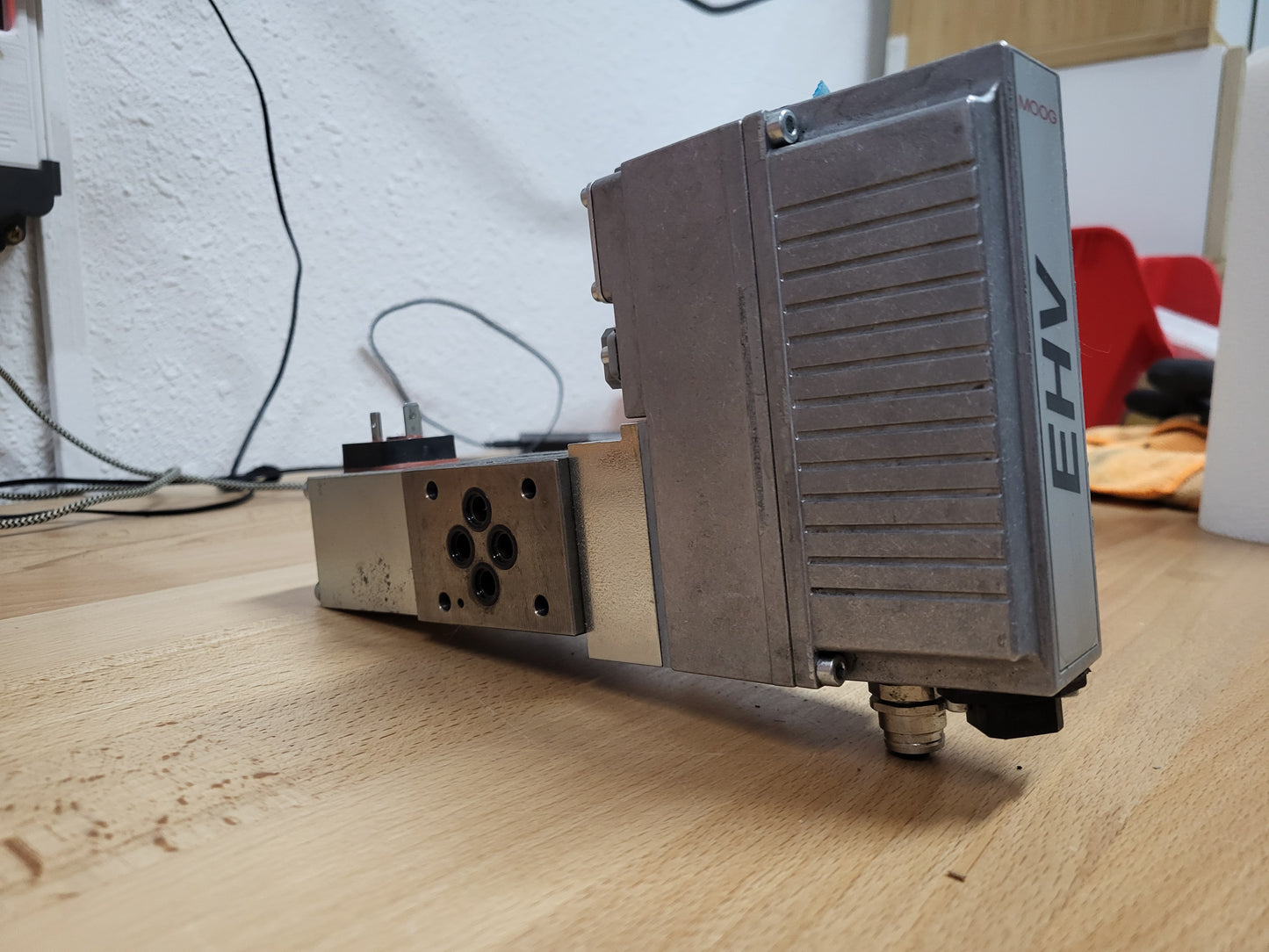 D920-141, R08KB910HXYX, Moog, elektro-hidraulikus (EHV) vezérlő-szelep