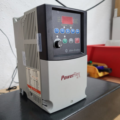 22B-D4P0N104, Powerflex 40, 1.5kW, 4A, Allen-Bradley frekvenciaváltó