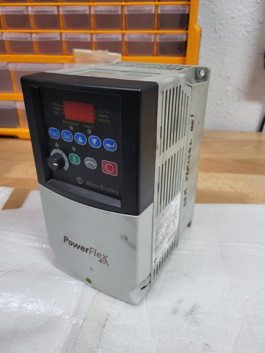 22B-D4P0N104, Powerflex 40, 1.5kW, 4A, Allen-Bradley frekvenciaváltó