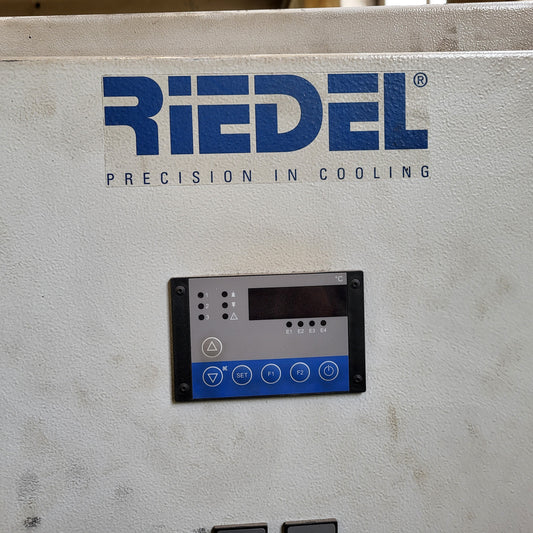 PC161.2M4LE.I, ipari folyadékhűtő, vízhűtő egység, Riedel