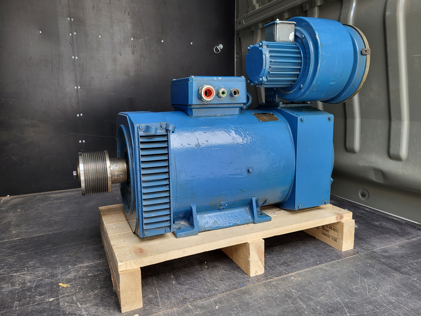 EHL160L4, EVIG, 18.5kW, 53.6A, 137Nm főmotor