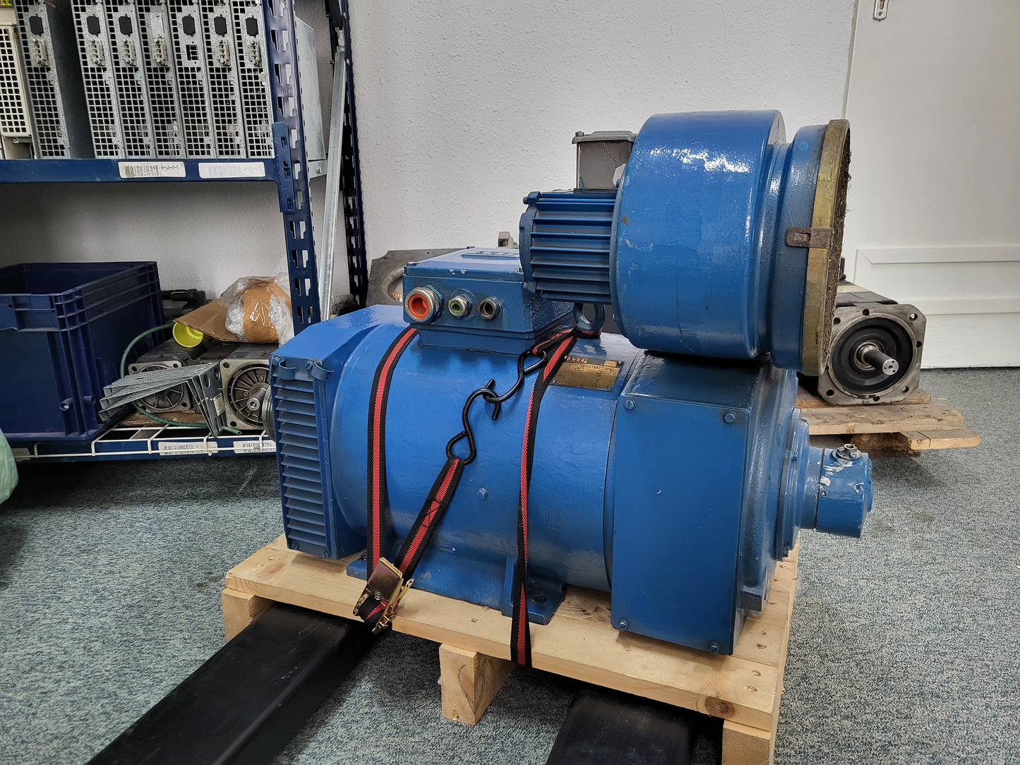 EHL160L4, EVIG, 18.5kW, 53.6A, 137Nm főmotor