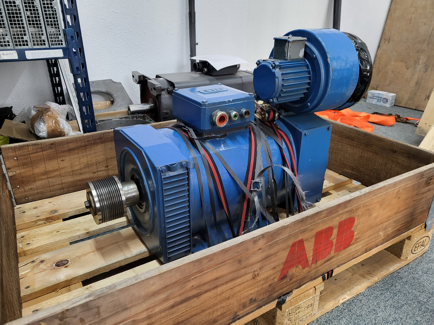 EHL160L4, EVIG, 18.5kW, 53.6A, 137Nm főmotor