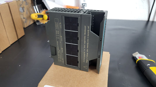 6ES7332-5HD01-0AB0, SIMATIC S7-300, SM 332 analóg kimeneti modul, Siemens
