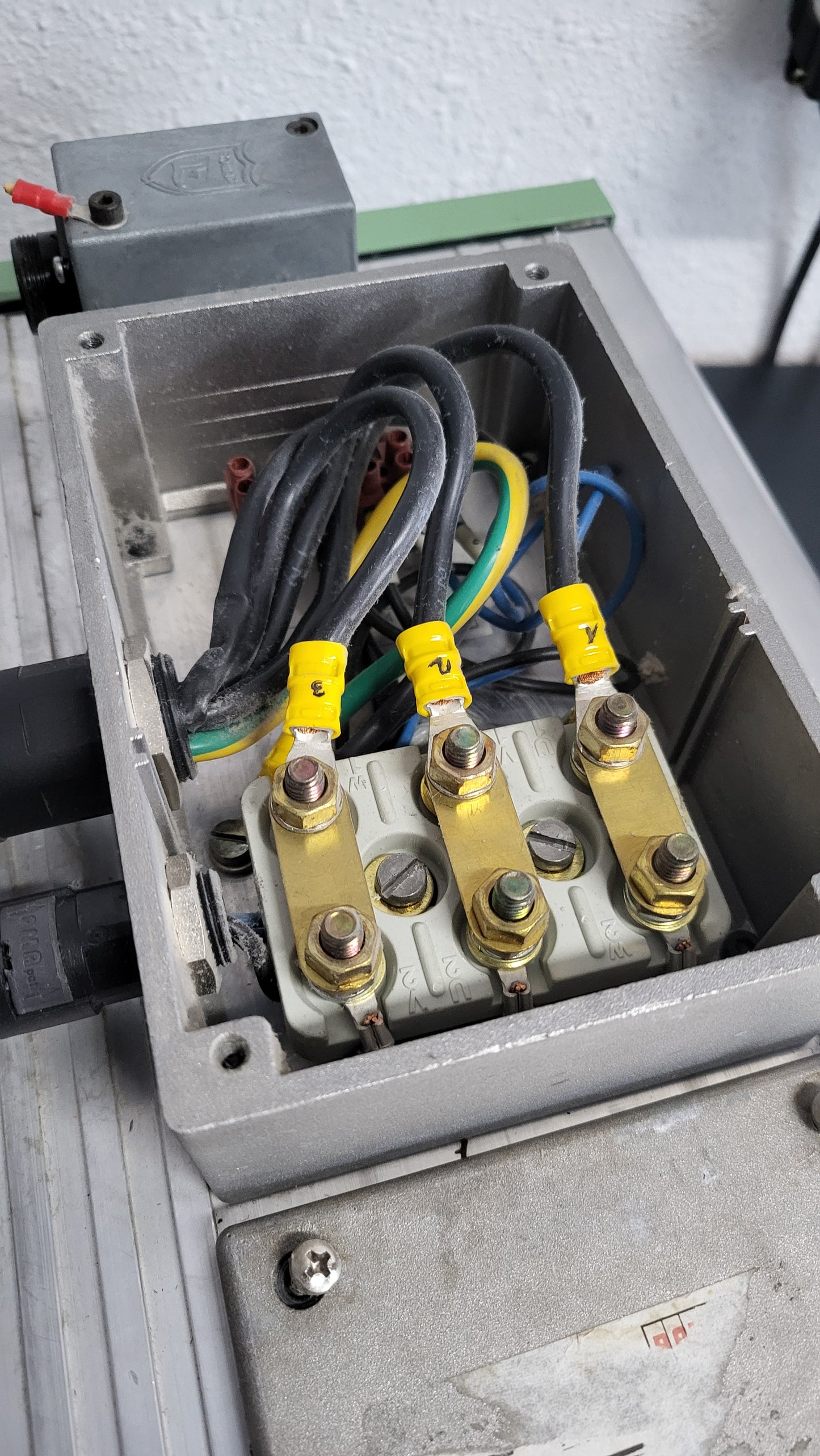 TGH4R5MAXFX5X, TG112L, enkóderes, aszinkron vektormotor, Rowan Elettronica srl