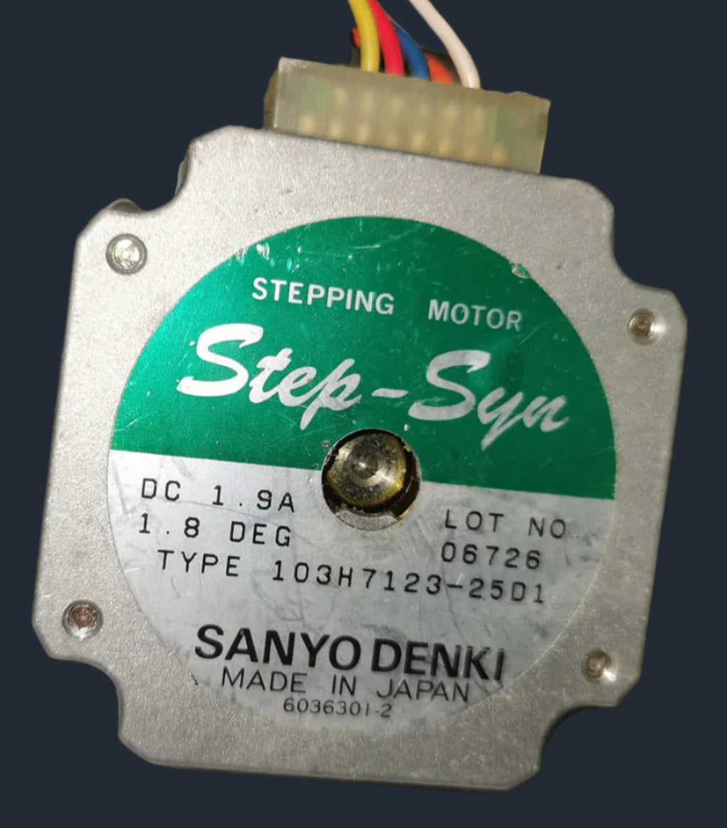 103H7123-25D1, Sanyo Denki Schrittmotor, 1,9A