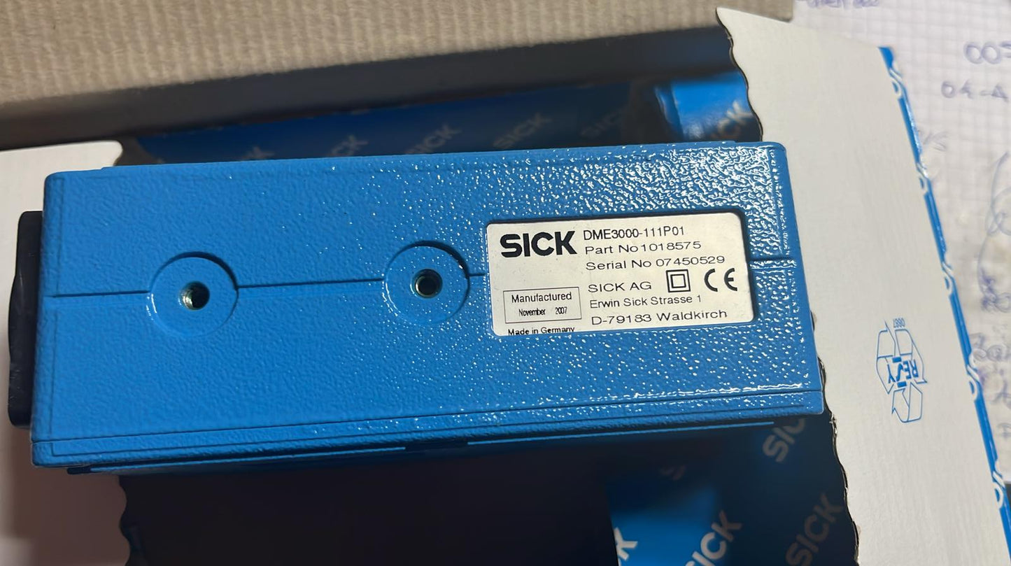 DME3000-111p01, Sick id:1018575, laser displacement sensor
