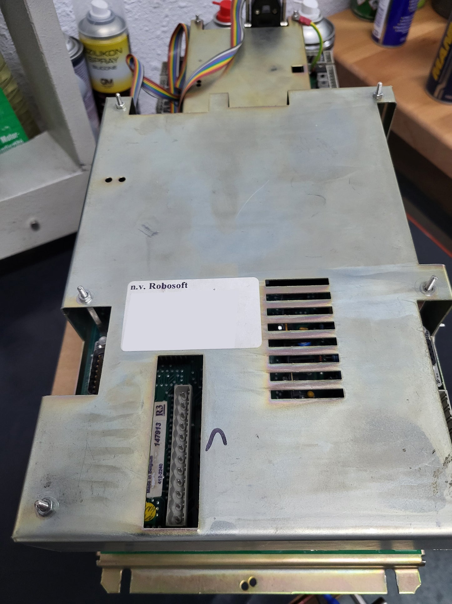 SC70, Robosoft-Bedienfeld (Bedienfeld von Haco, HSLX 3000, NC-hydraulische Blechschere) und dessen Zentraleinheit mit der Teilenummer 411-1208, (SC70)