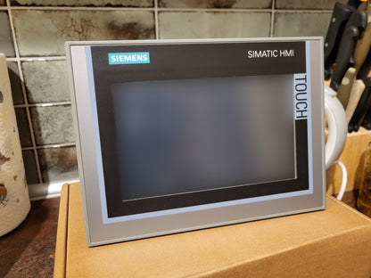 6AV2124-0GC01-0AX0, SIMATIC HMI, TP700, Comfort panel, new module