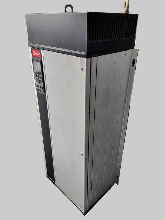 175Z7060, 77A, 45kW-os motorhoz, VLT6000, Danfoss frekvenciaváltó