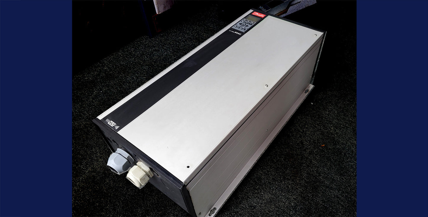 178B0651, 77A, 45kW-os motorhoz, VLT6000, Danfoss frekvenciaváltó