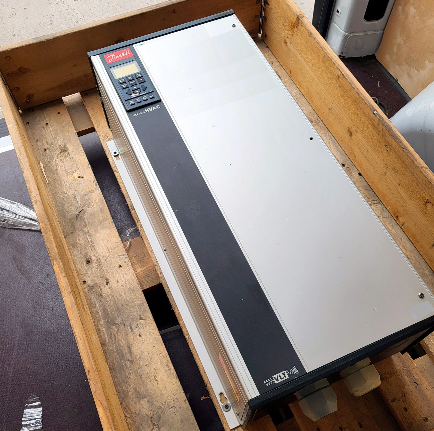 178B0651, 77A, 45kW-os motorhoz, VLT6000, Danfoss frekvenciaváltó