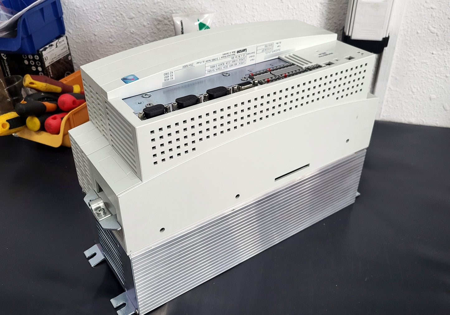 EVS9326-EP, szervo pozíciószabályzó, 11kW, 22.3A, Lenze