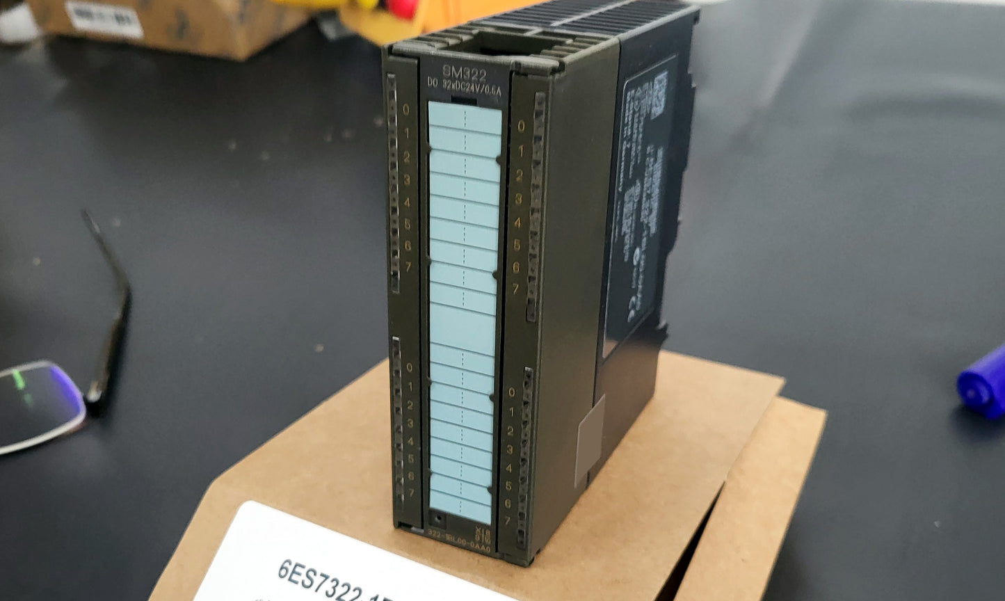 6ES7322-1BL00-0AA0, SIMATIC S7-300, digitális kimeneti modul, Siemens
