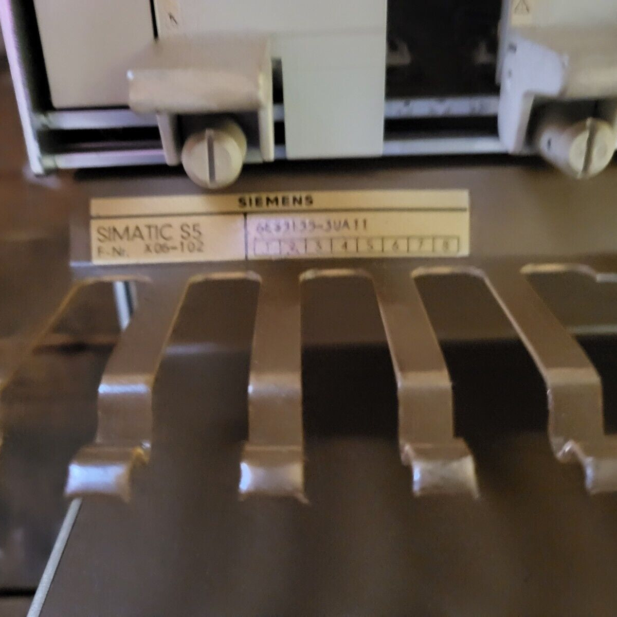 6ES5155-3UA11, Siemens Simatic S5 155U plc-rack, (a fotón lévő kártyák nélkül)