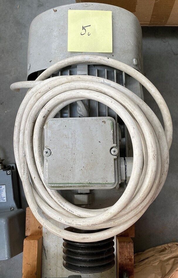 MAL-IE2-38F265S-4, 'Agóra Kalocsa'-márkájú, 5.5 kW, 3-fázisú villanymotor, szíjtárcsával