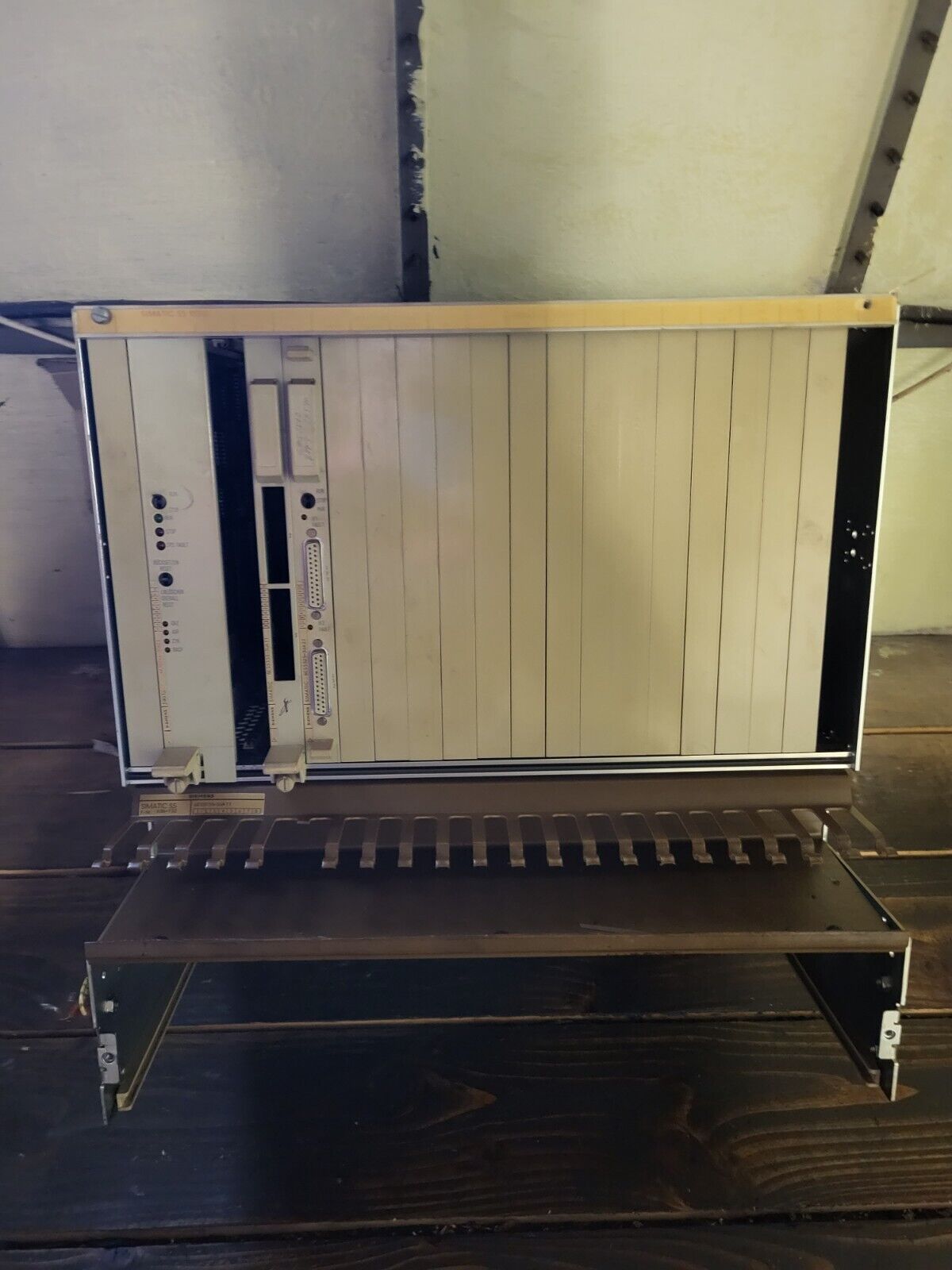 6ES5155-3UA11, Siemens Simatic S5 155U plc-rack, (a fotón lévő kártyák nélkül)