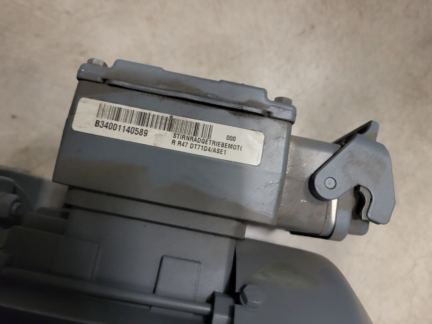R47 DT71D4/ASE1, SEW-EURODRIVE, Stirnradgetriebemotor, 0,37kW